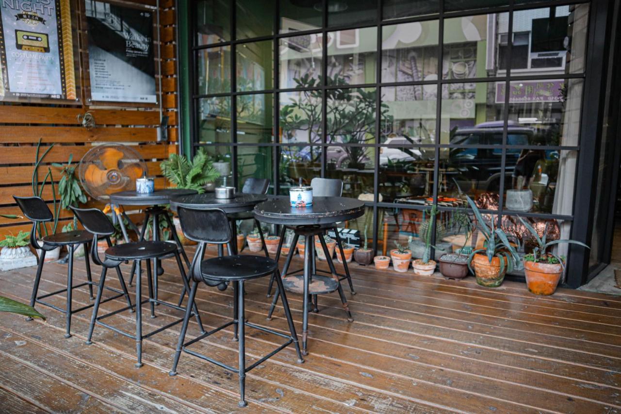 Travel Charger Hostel Hualien City Ngoại thất bức ảnh