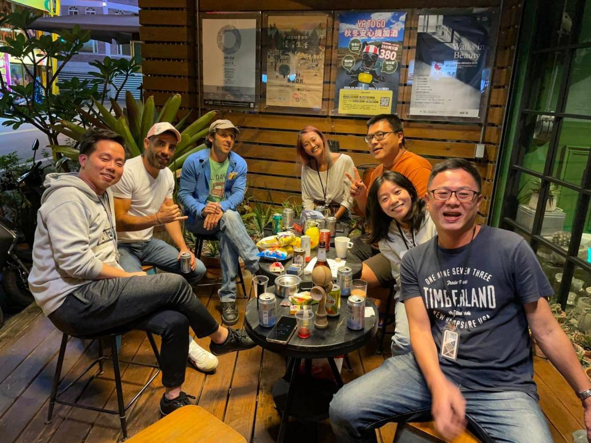 Travel Charger Hostel Hualien City Ngoại thất bức ảnh