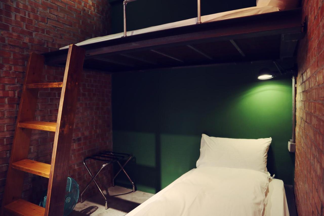 Travel Charger Hostel Hualien City Ngoại thất bức ảnh