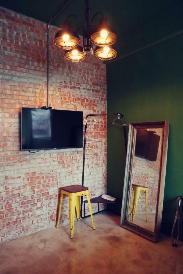 Travel Charger Hostel Hualien City Ngoại thất bức ảnh